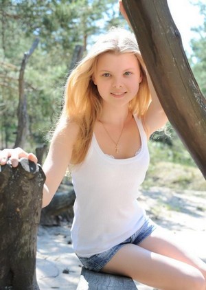 Holly halston troy halston