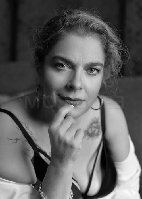 Annsdotter 27, Sverige